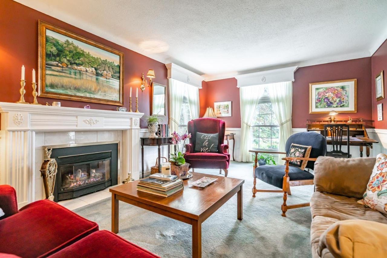 Abacot Hall Bed & Breakfast Niagara-on-the-Lake Exterior photo