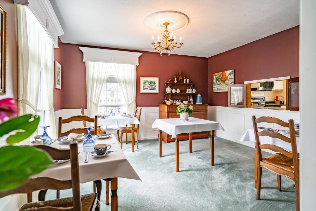 Abacot Hall Bed & Breakfast Niagara-on-the-Lake Exterior photo